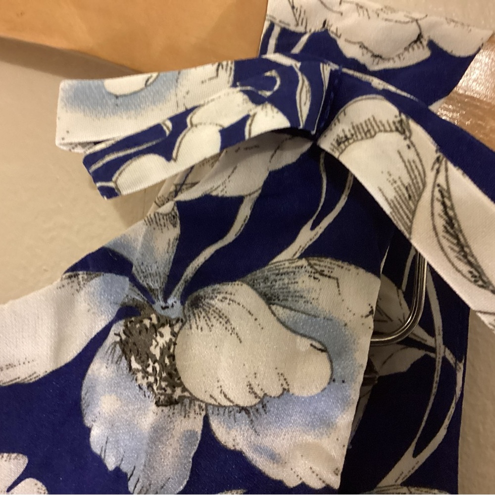 Acevog XL Blue and White Floral Womens Dress High Front Slit - Picture 7 of 7